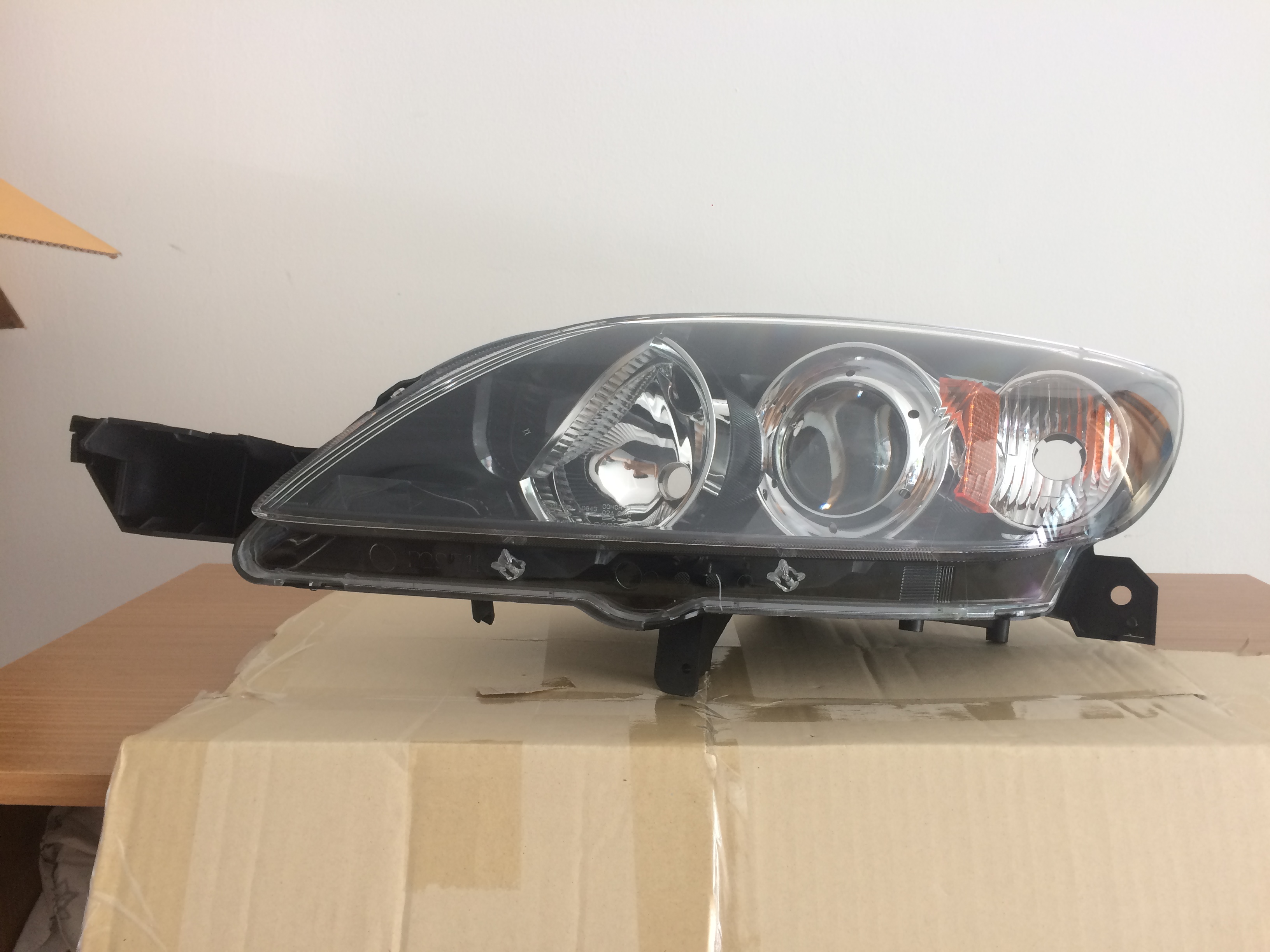 ไฟหน้า Mazda 3 (2005-2011) รุ๋น5ประตู ข้างซ้าย