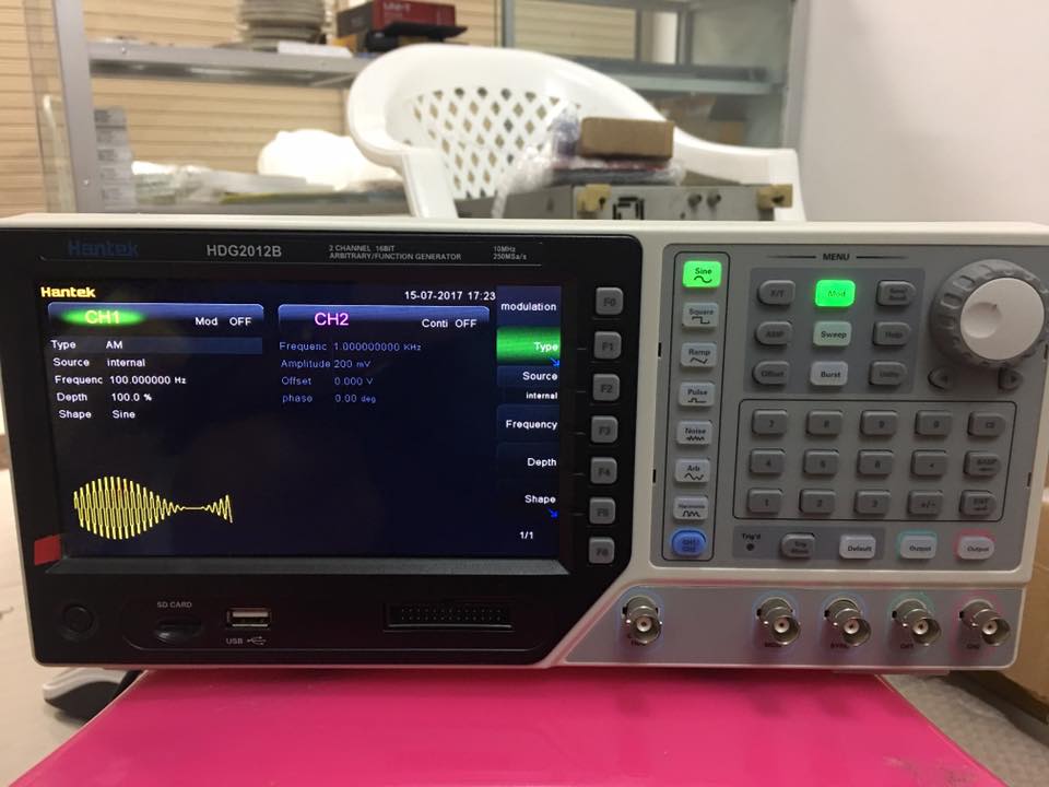 Function Generator Hantek HDG2002B 2CH 5MHz 250MSa s
