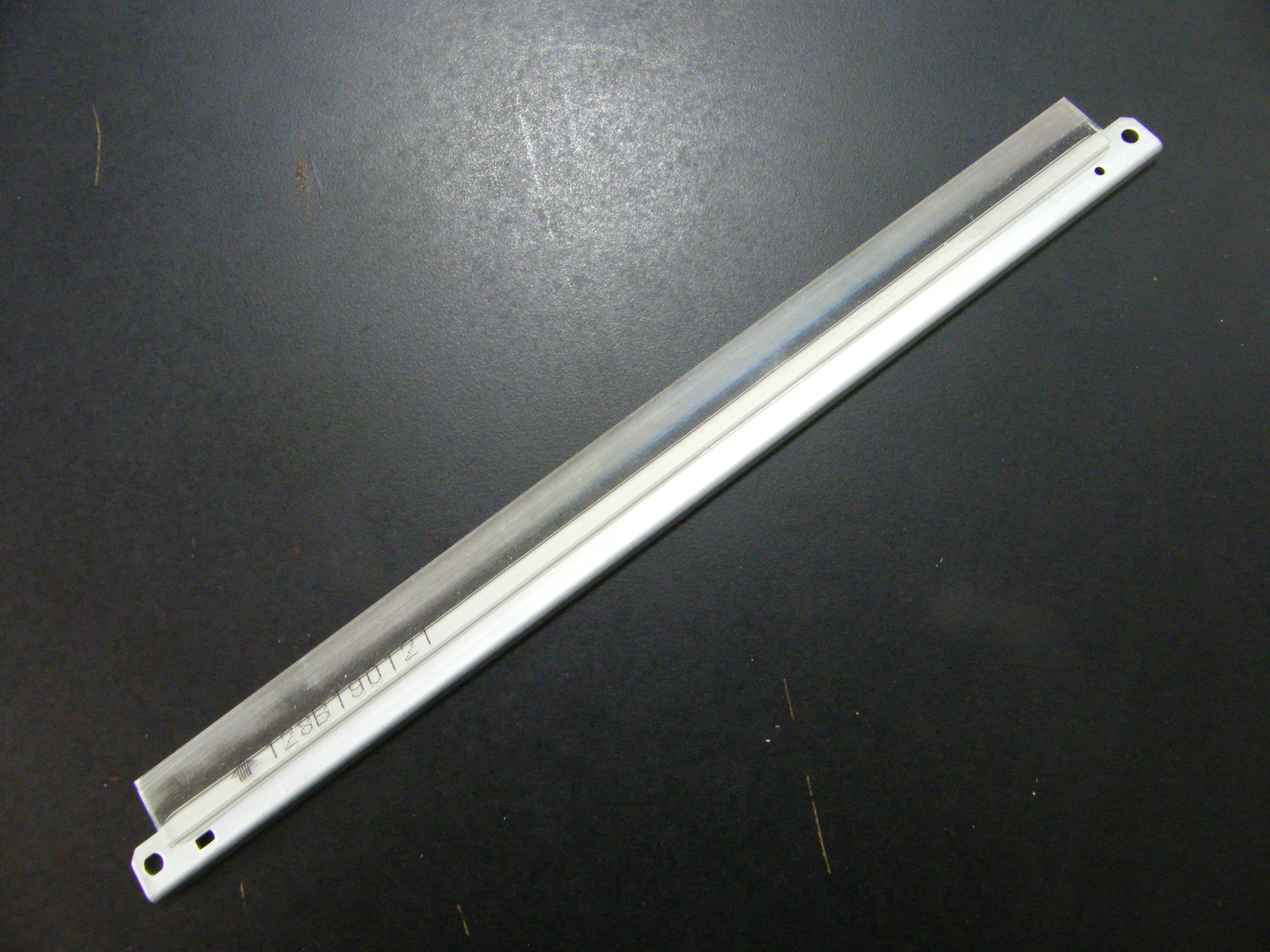 KYOCERA WIPER BLADE & CLEANING BLADE FOR KYOCERA MITA ECOSYS P2235/P2040/P2335/M2040/M2135/M2235/M2540/M2635/M2640/M2735/M2835 750 กรัม