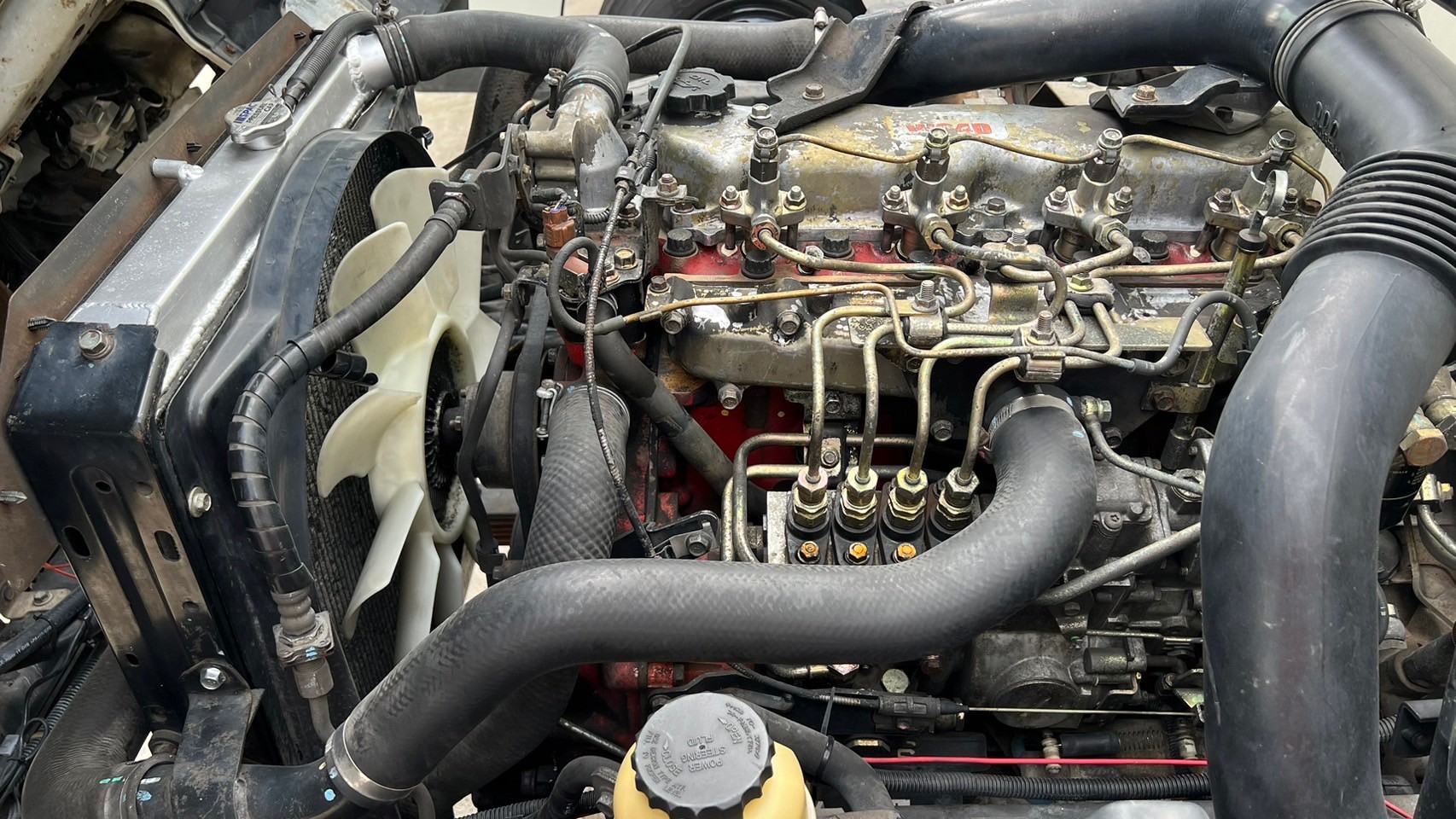 6ล้อตู้ทึบ4.9ม.4บานHINO DUTRO 121แรง ปี2547 โบอินเตร์ ยาว4.9ม สด 195,000 บ.9617