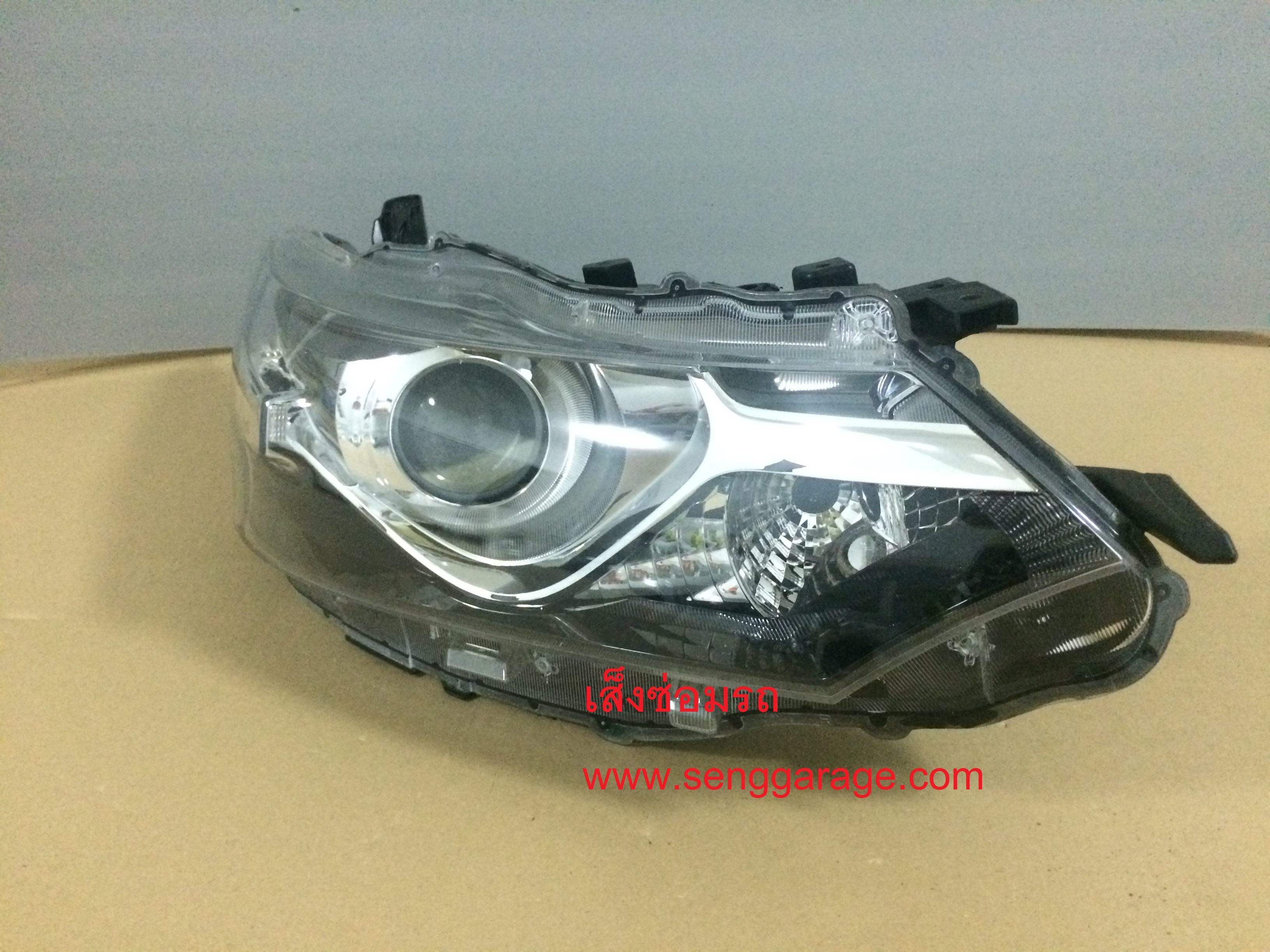 Headlight Toyota Vios 2013 - 2016 Projector - R