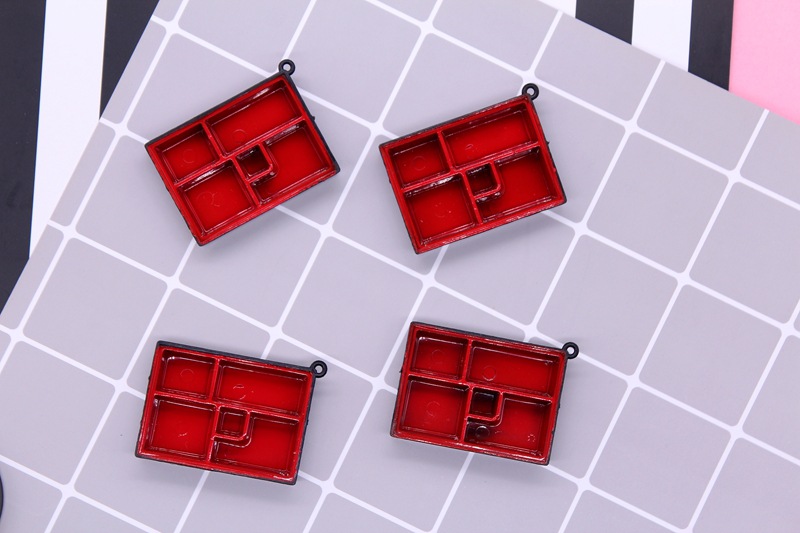 กล่องสี่เหลี่ยมเบนโตะจิ๋วสำหรับจัดอาหารจิ๋วจากดินปั้นชุดอาหารญี่ปุ่นมีรูสำหรับใช้ห้อยพวงกุญแจเหมาะสำหรับนักปั้นดินโดยเฉพาะ