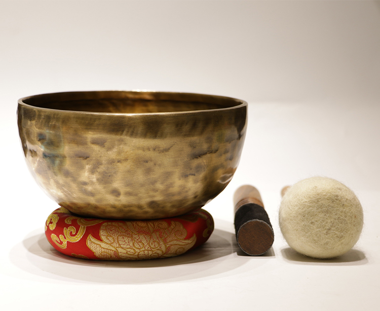 ขันทิเบต(ทองเหลือง)Tibetan Singing Bowl งานทำมือโดยช่างฝีมือชาวเนปาล ขนาด 24 cm.