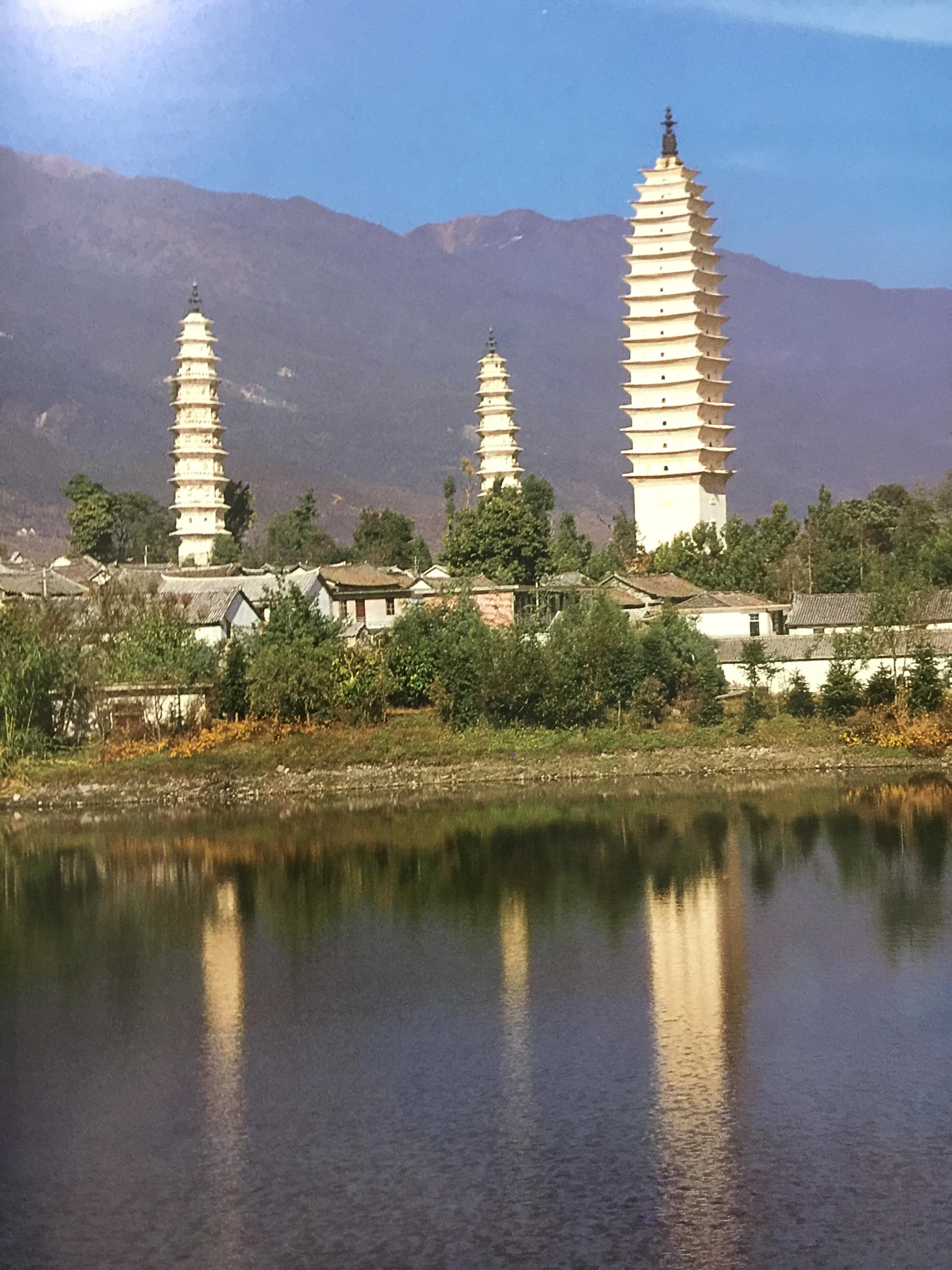 The Mekong, a river and its people Hardcover