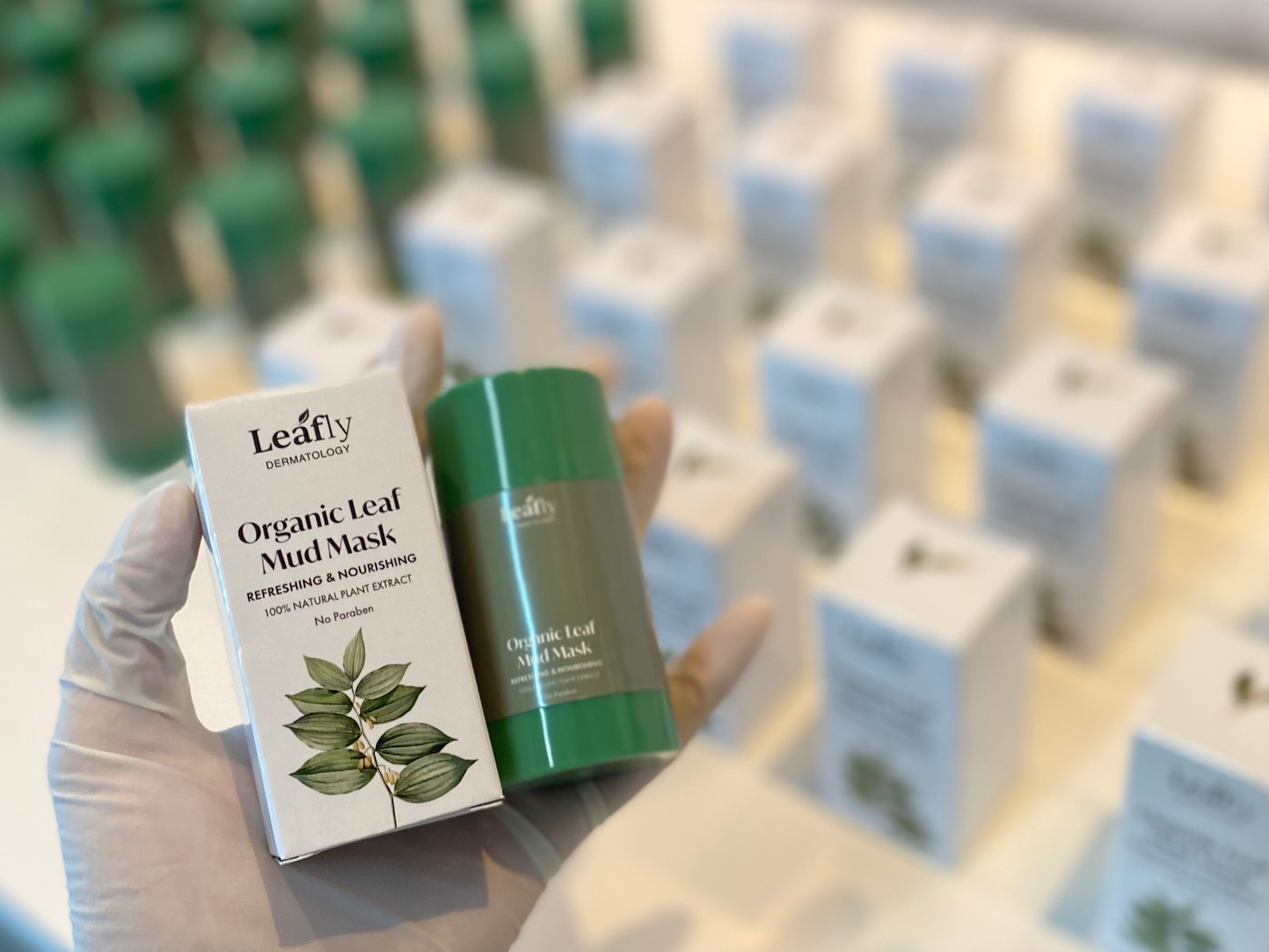 Leafly Organic Leaf Mud Mask ครีมมาร์ค สำหรับบำรุงผิวหน้า ช่วยให้ผิวกระจ่างใส ชุ่มชื่น