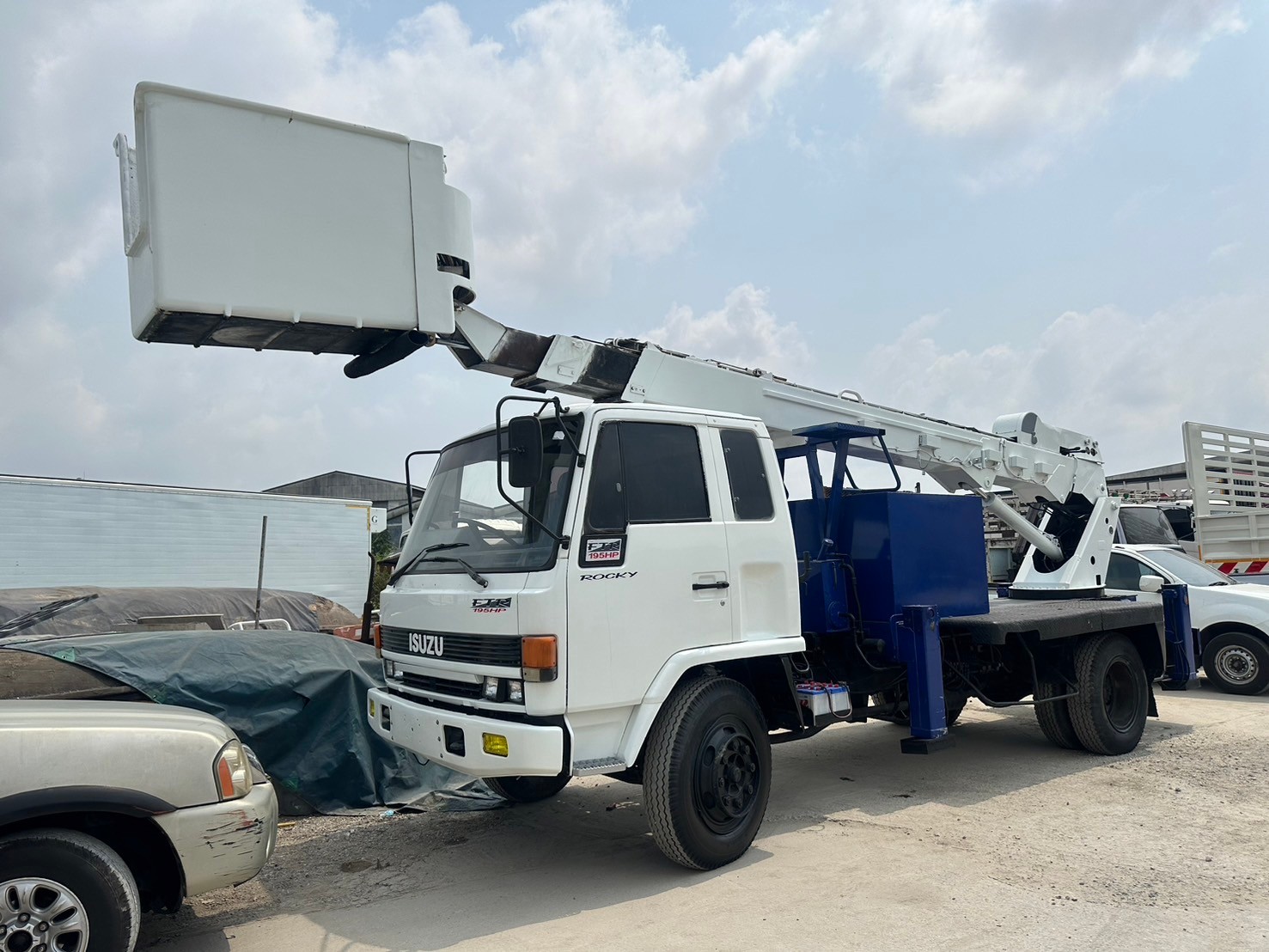 6ล้อกระเช้าFSR11 ISUZU ROCKY FTR 145แรงปี 37/890,000บ3418