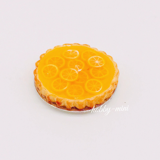 พายจิ๋ว งานดินปั้นในถาดสังกะสี