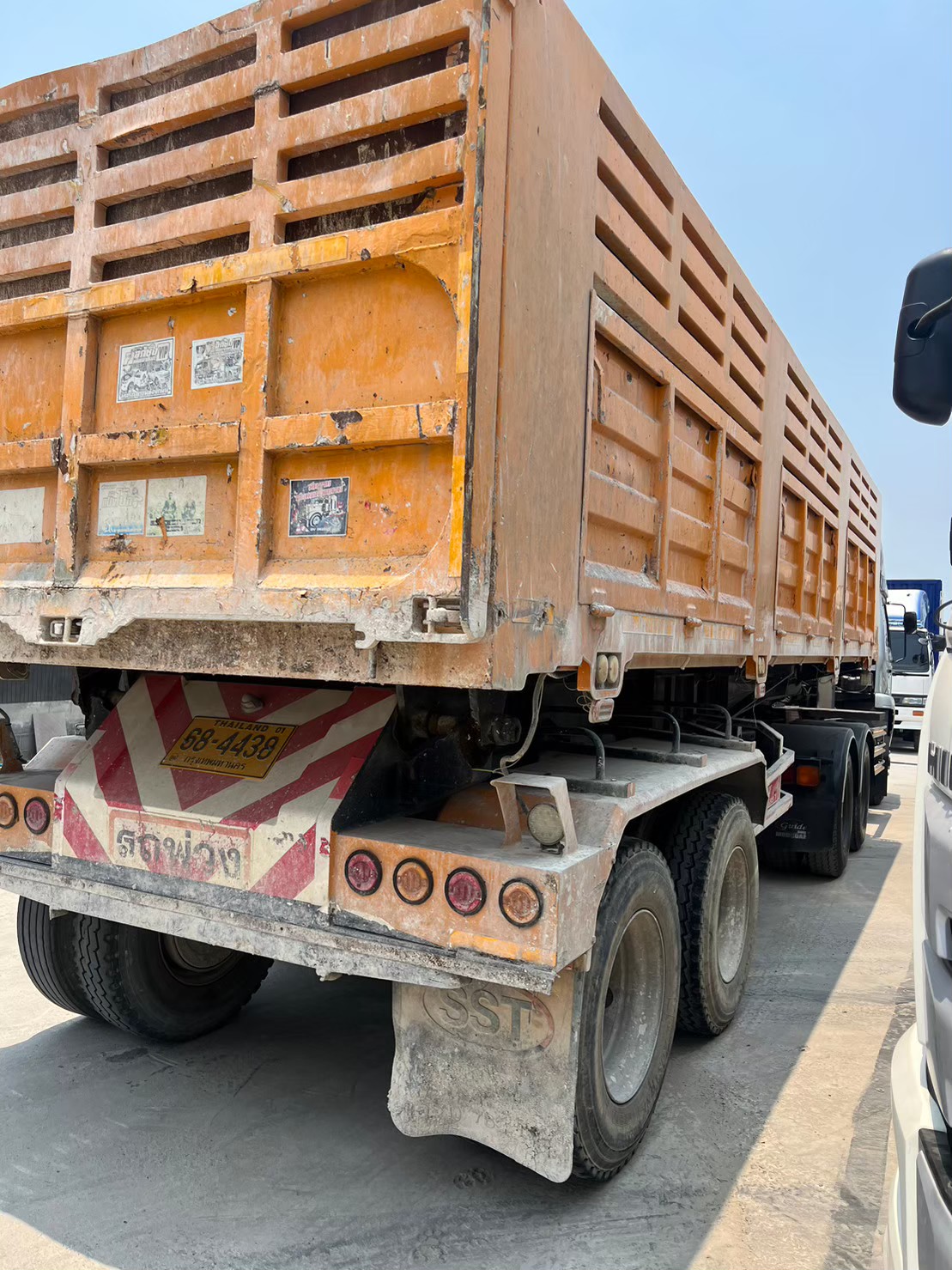 หางเซมิดั้ม2เพลา10น้อตปี2559สภาพพร้อมใช้ 380000