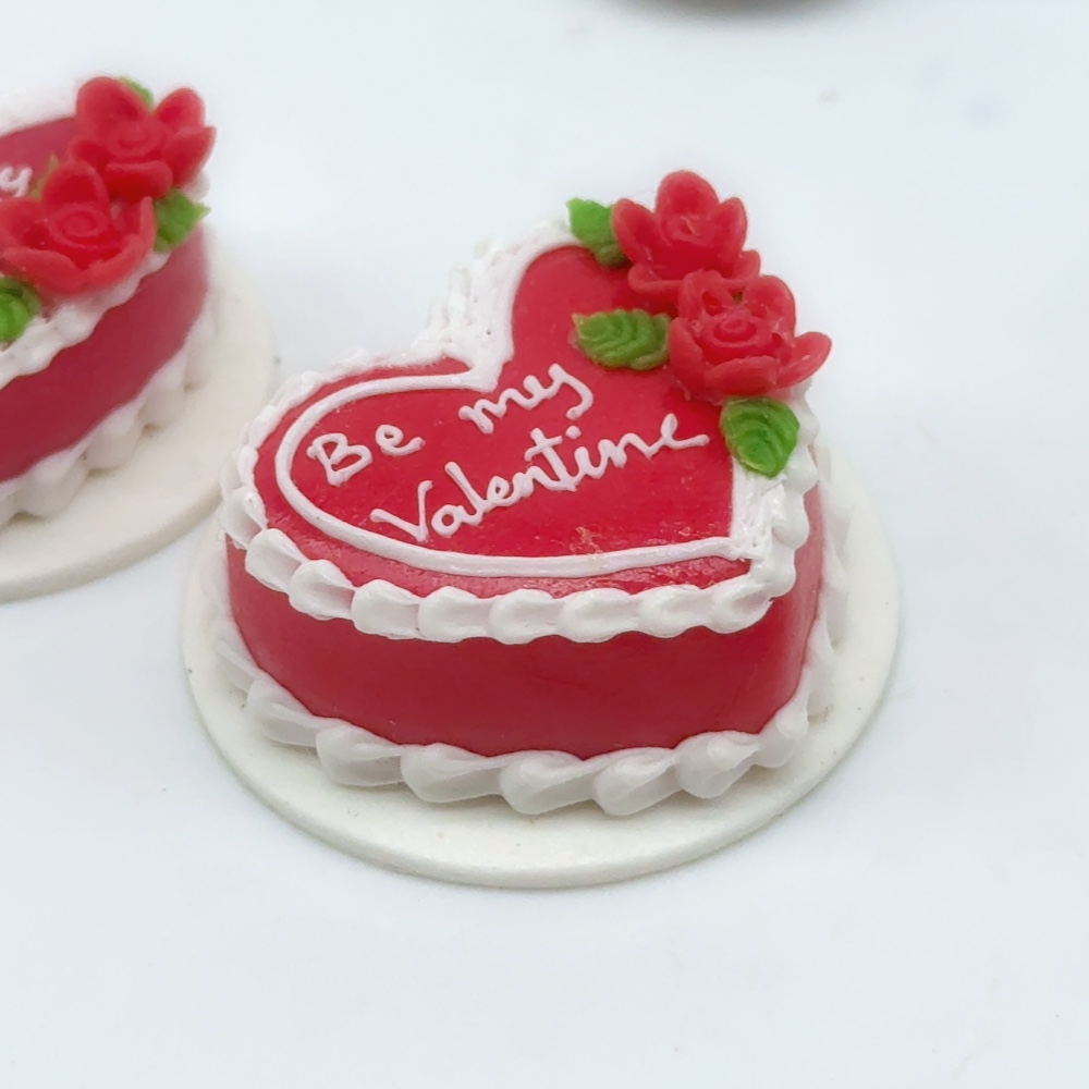Miniature Heart Cake “Be my Valentine”