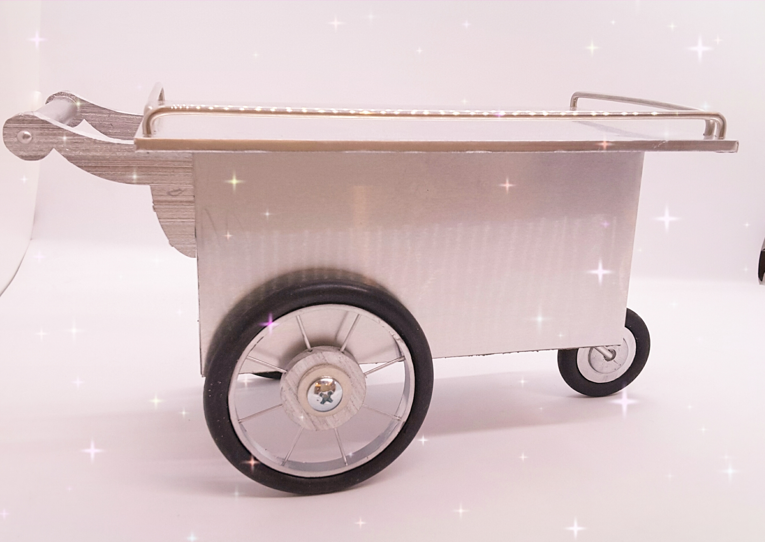 รถเข็นจิ๋วสามล้อสีเงินเหมาะสำหรับจัดตกแต่งร้านค้าจิ๋วร้านอาหารจิ๋วจำลอง