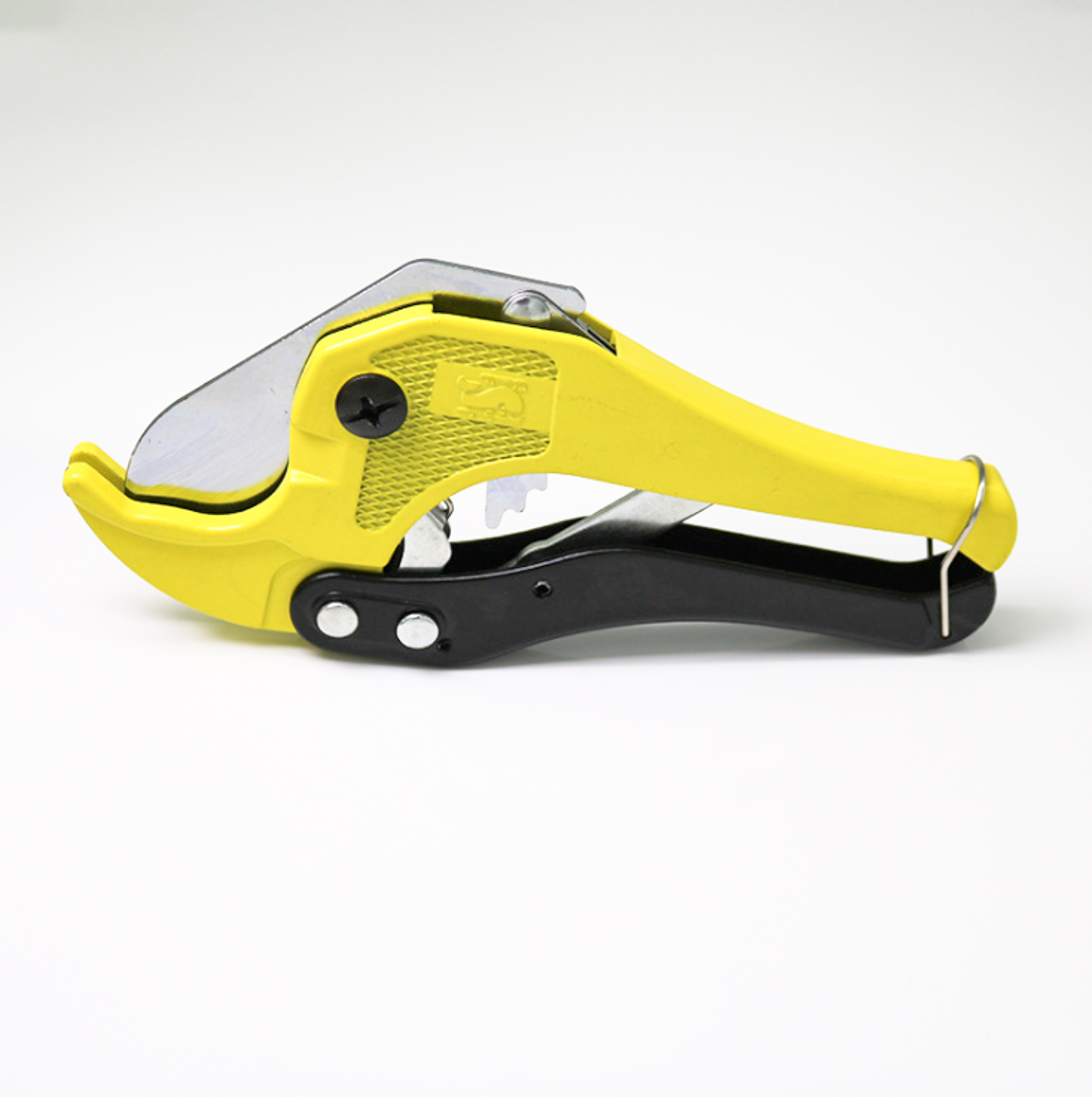 กรรไกรตัดท่อพีวีซี ยี่ห้อปลาวาฬ รุ่น KM42 ขนาด 42 มม. ด้ามเหลืองดำ [ขายส่ง]