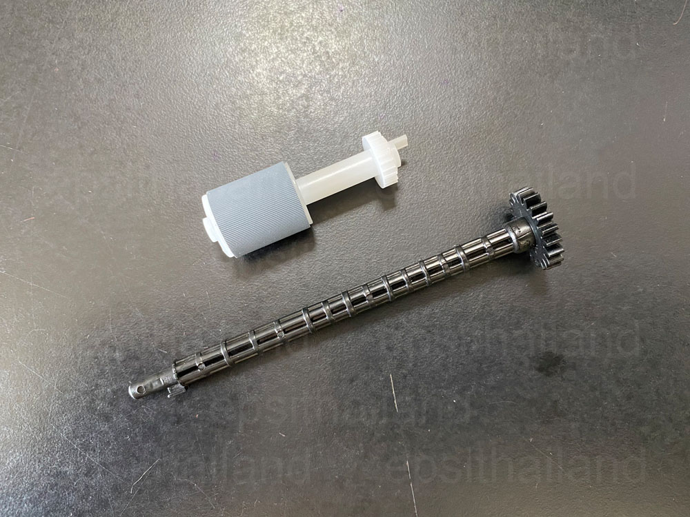 HP CE841-60112-1 แกนเฟืองพร้อมลูกยางดึงกระดาษฝาด้านบนชุดต้น PICKUP ROLLER AND GEAR SHAFT TOP COVER, ADF FOR HP M1139/M1210/M1212/M1216/M1214/M1216/M1217/M1219/M127/M128/M177 500 กรัม