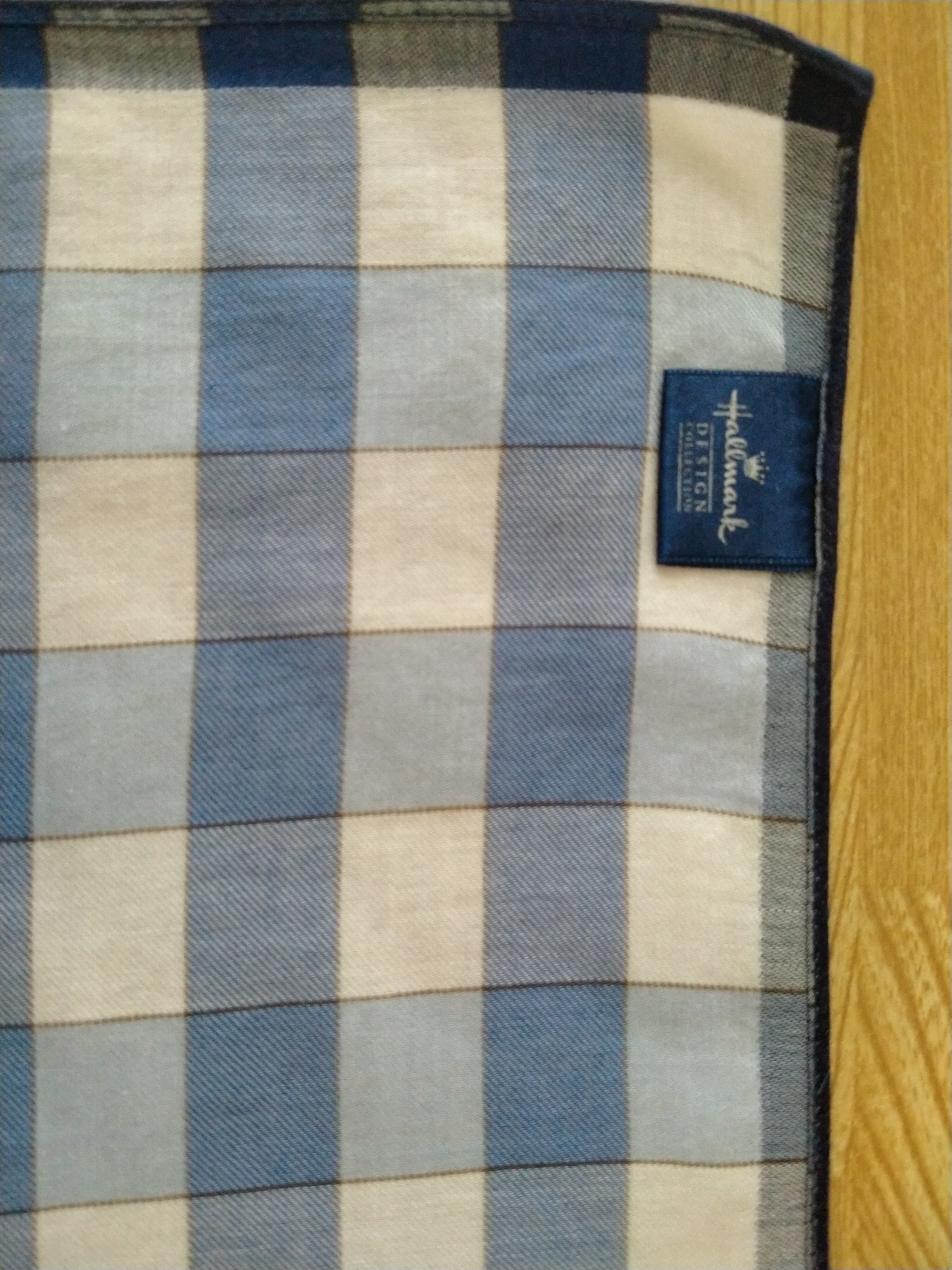 ผ้าเช็ดหน้าHallmark มือ2