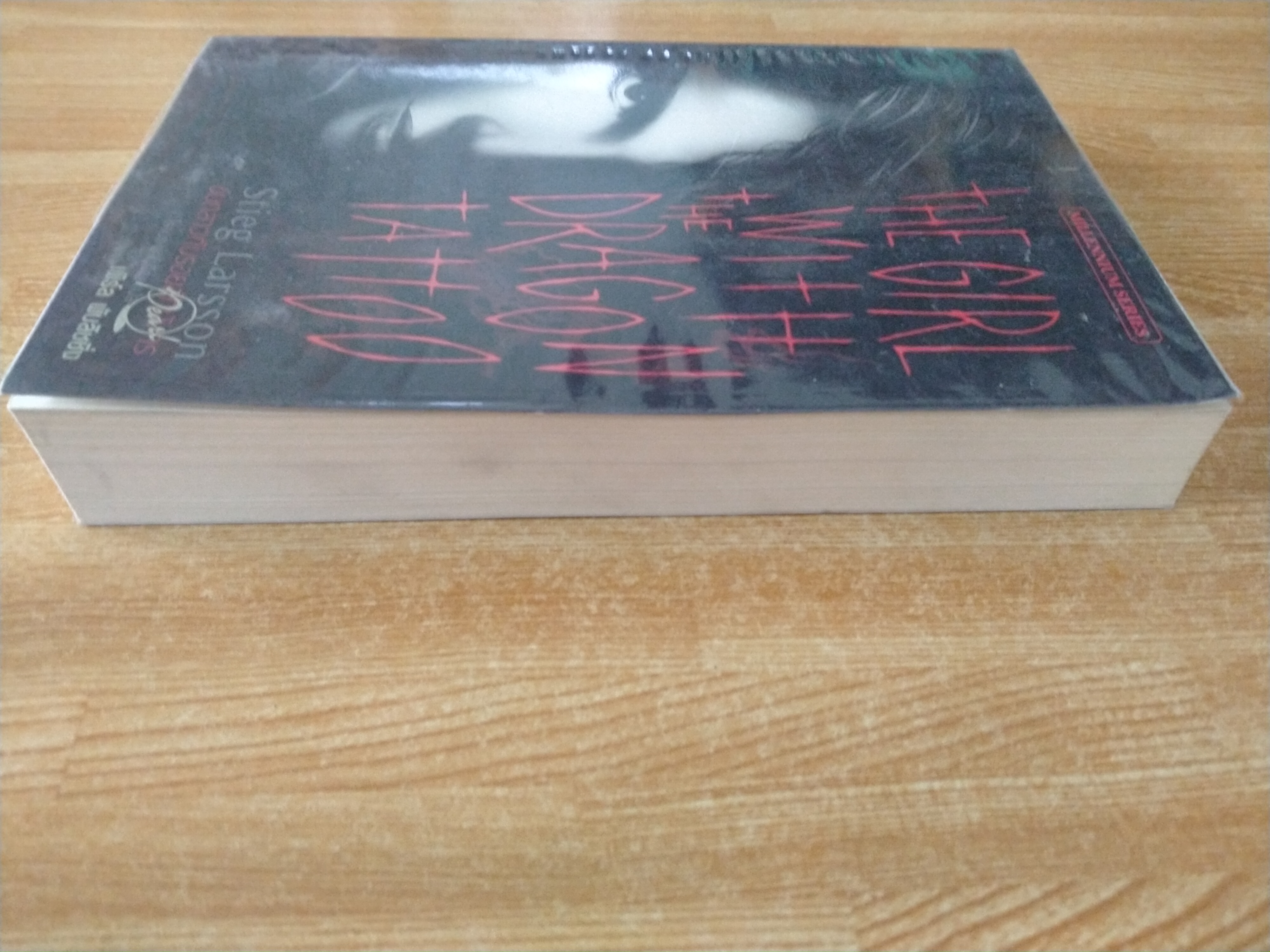 ขบถสาวกับรอยสักมังกร