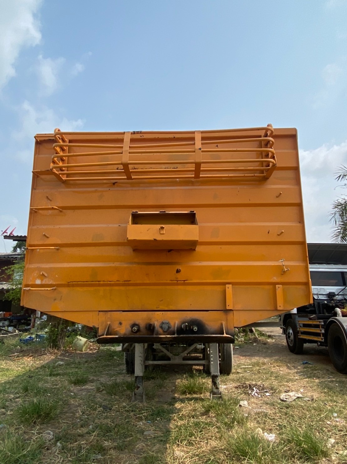 หางเซมิดั้ม2เพลา10น้อตปี2559สภาพพร้อมใช้ 380000