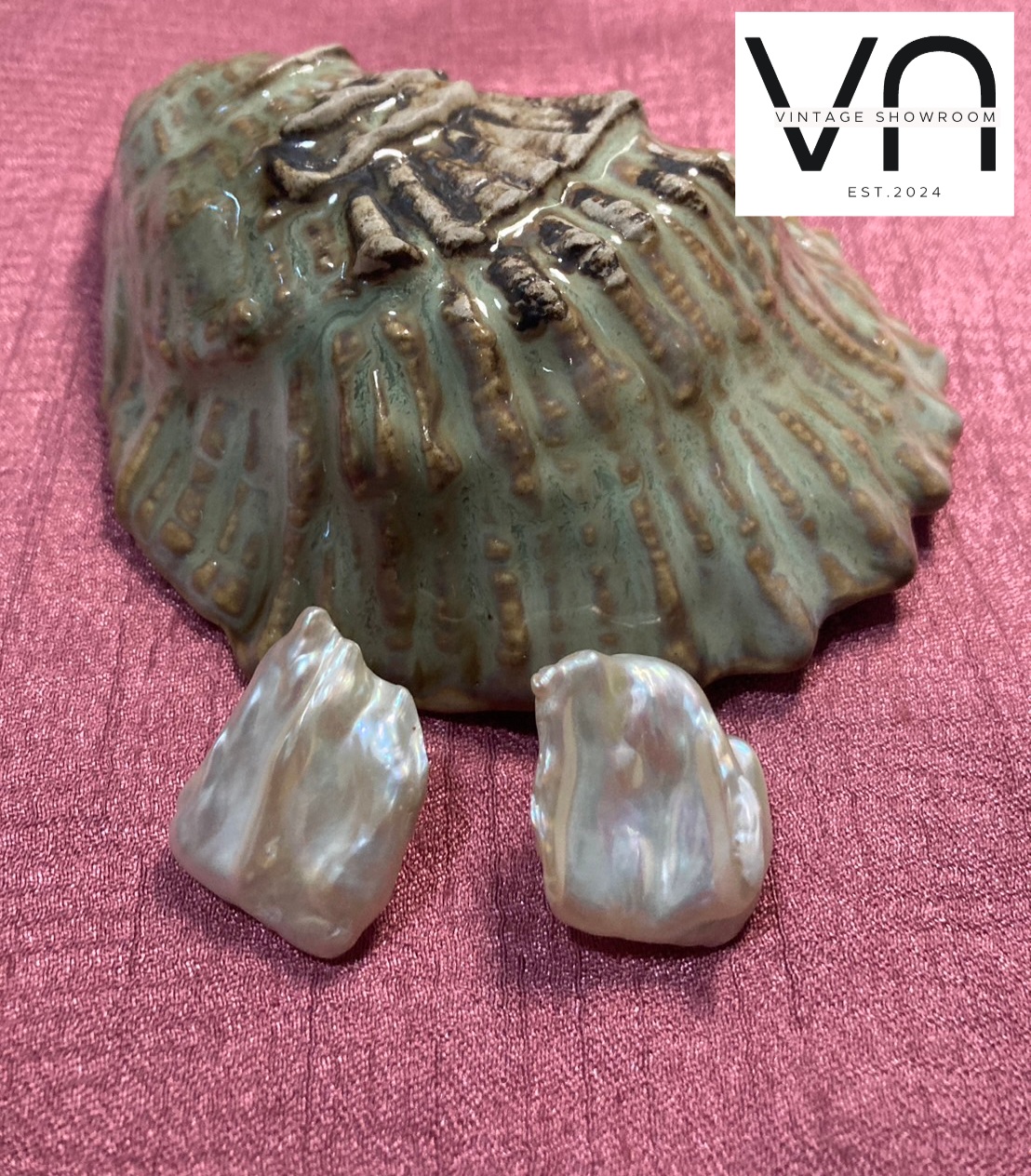 J00035 ต่างหูวินเทจ Vintage Earrings (ไม่รวมเปลือกหอยด้านหลังนะคะ)