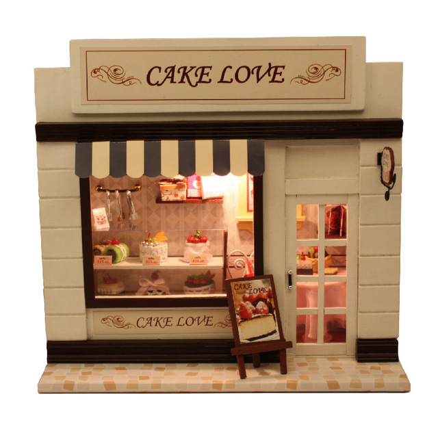 โมเดลจำลองร้านCAKE LOVE งานDIY ชุด Cabin European Shop Series สำหรับผู้รักงานประดิษฐ์และสะสมของจิ๋ว