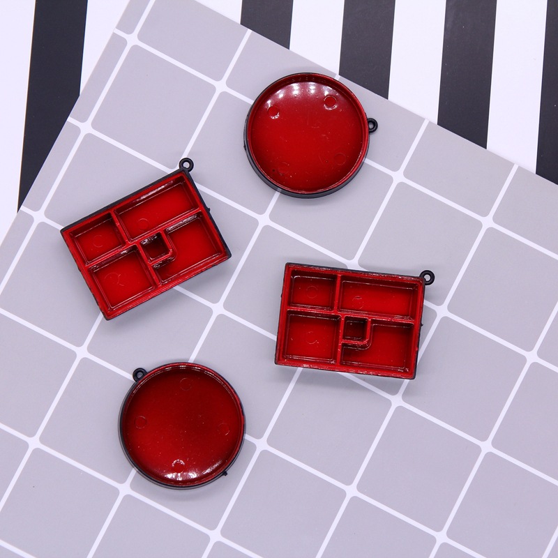 กล่องสี่เหลี่ยมเบนโตะจิ๋วสำหรับจัดอาหารจิ๋วจากดินปั้นชุดอาหารญี่ปุ่นมีรูสำหรับใช้ห้อยพวงกุญแจเหมาะสำหรับนักปั้นดินโดยเฉพาะ