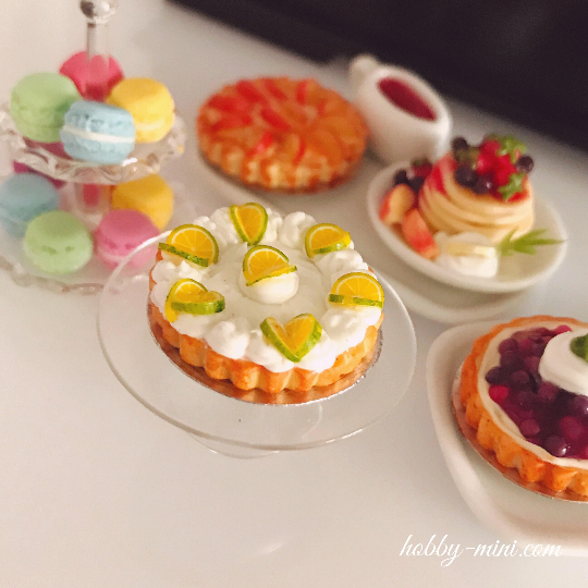 พายจิ๋ว งานดินปั้นในถาดสังกะสี