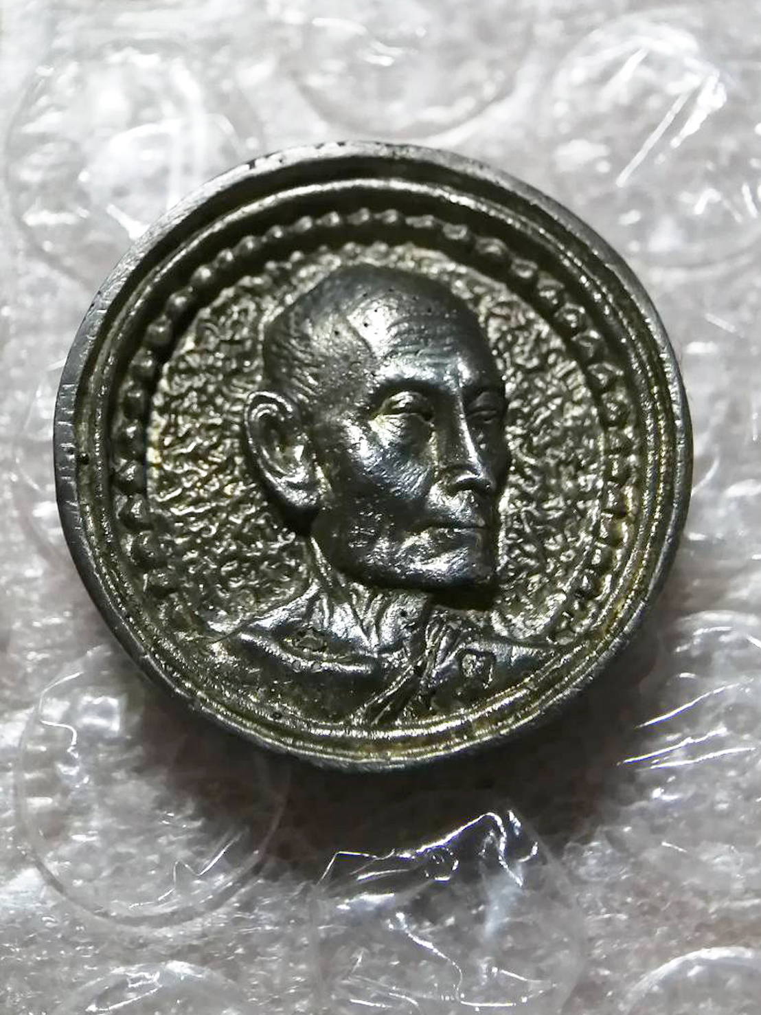 (2) เหรียญหล่อ ล้อแม็กซ์ใหญ่ ปี 2521 เนื้อเงิน