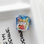 บะหมี่มาม่าจิ๋วจำลองงานเสมือนจริงกดน้ำร้อนพร้อมทานสำหรับตุ๊กตาสะสมค่า