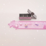 กล่องจิ๋วสีเงินสำหรับใส่เครื่องปรุงจิ๋วมีสามช่องพร้อมฝาปิดสำหรับจัดตกแต่งงานของจิ๋ว