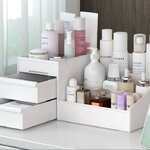 กล่องใส่เครื่องสำอางสีขาวเหมาะสำหรับจัดระเบียบบนโต๊ะแต่งหน้าหรือโต๊ะเครื่องแป้งสำหรับคุณสาวๆโดยเฉพาะค่ะ