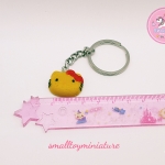 พวงกุญแจคิตตี้ดินปั้นจิ๋วสำหรับใส่กุญแจและเป็นของที่ระลึกของฝากในโอกาสต่างๆ งานจำลองอาหารจิ๋วคุ๊กกี้จำลอง