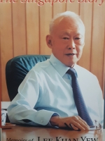 Lee Kuan Yew The Singapore Story: Memoirs of Lee Kuan Yew First Thus Edition Edition