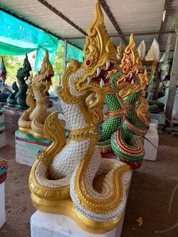 พญานาค สีขาวทอง รุ่นทวีทรัพย์