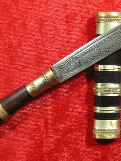 (28) มีดหมอหลวงพ่อคูณ วัดบ้านไร่ ปี 36 (ด้ามไม้ฝักไม้) ออกที่วัดประโดก อ.เมืองนครราชสีมา ปี 2536