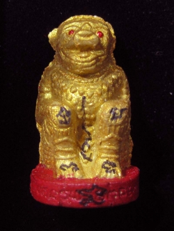 (05) หนุมานชมภูนุช ทาทองฐานแดง ตะกรุดทอง มีจาร แจกกรรมการ ปลุกเสก 5 พิธี ตั้งแต่ปี 2543-2544