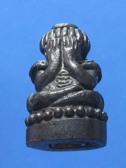 (2) พระกริ่งปิดตาหัวฟักทอง เนื้อโลหะ ลพ.คูณ วัดบ้านไร่ รุ่นบารมี 71 ปี 2536