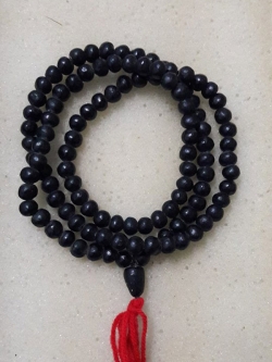 ประคำผงเหล็กน้ำพี้ ปี 2543 แยกจากพระบูชา รุ่นรวยทันใจปี 2543 จำนวน 1 เส้น