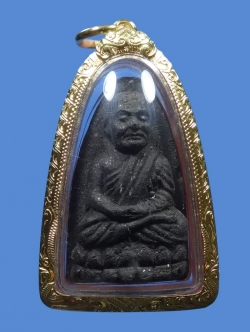 (1) หลวงปู่ทวด เนื้อว่าน ปี 24 พิมพ์กลาง เลี่ยมทอง พร้อมบัตร