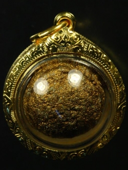 (6) ลูกอมผงพรายกุมาร บรอนซ์วานิช (น้ำมัน) เต็มๆ ขนาดใหญ่ 1.5 cm. เลี่ยมทอง