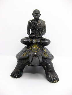 ( 142 ) พระบูชาพญาเต่าเรือน รุ่นแรก หลวงปู่ปั่น วัดหนองกระทุ่ม จ.นครปฐม ขนาด 3 นิ้ว