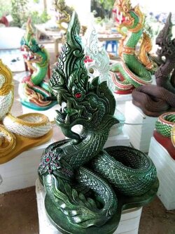 พญานาค สีเขียวมรกต รุ่นดูดทรัพย์เงินล้าน