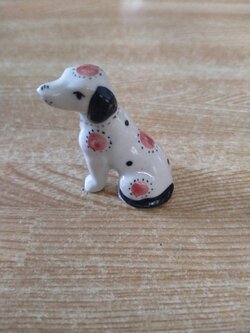 ตุ๊กตาหมาจุด (เซรามิก)