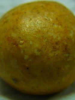 (1) ลูกอมวัดไผ่ล้อม หลวงปู่ทิมปลุกเสก ปี 2513 พร้อมบัตรรับรอง