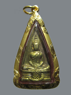 (1) พระหลวงพ่อโสธร ปั้มสองหน้า มีวงแหวน ปี2508 เนื้อทองเหลืองกะไหล่ทอง เลี่ยมทองพร้อมบูชา