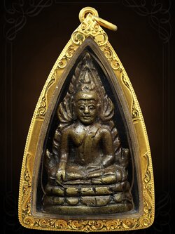 พระพุทธชินราชอินโดจีน ปี 2485 พิมพ์ B เลี่ยมทองหนาๆ พร้อมบูชา