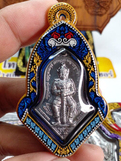 (5) เหรียญจำปี "พิมพ์ใหญ่" รุ่นรับขวัญศิษย์ เนื้อตะกั่ว หมายเลข 6088