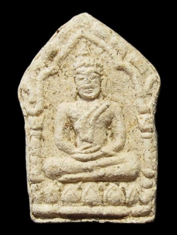 (9) ขุนแผนจิ๋วหรือขุนแผนหลังนะฤๅชัย เนื้อ ผงพรายกุมาร ปี 30 หลวงพ่อสาคร วัดหนองกรับ