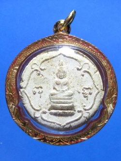 (1) พระจันลอย รุ่นแรก ปี 2507 หลังยันต์เฑาะว์ เนื้อผงพุทธคุณ