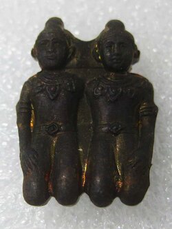 กัณหา-ชาลี รุ่นแรก หลวงปู่หลิว ปี 36 กำไลตรง บล๊อคนิยม เนื้อทองแดงรมดำ หายาก