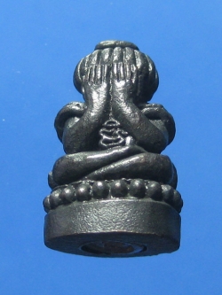 (8) พระกริ่งปิดตาหัวฟักทอง เนื้อโลหะ ลพ.คูณ วัดบ้านไร่ รุ่นบารมี 71 ปี 2536