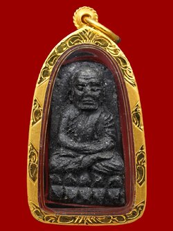 (2) หลวงปู่ทวด เนื้อว่าน ปี 24 พิมพ์พระรอด เลี่ยมทอง สภาพสวย