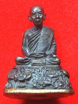 รูปหล่อหลวงปู่ทิมโสฬส ฐานปูปลา เนื้อนวะโลหะ (กรรมการ) ก้นอุดผงพรายกุมาร "กดโค๊ต ท" พิธีโสฬส ปี 2533