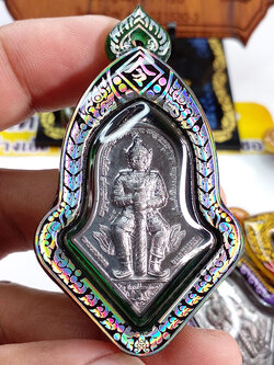 (1) เหรียญจำปี "พิมพ์ใหญ่" รุ่นรับขวัญศิษย์ เนื้อตะกั่ว หมายเลข 5818